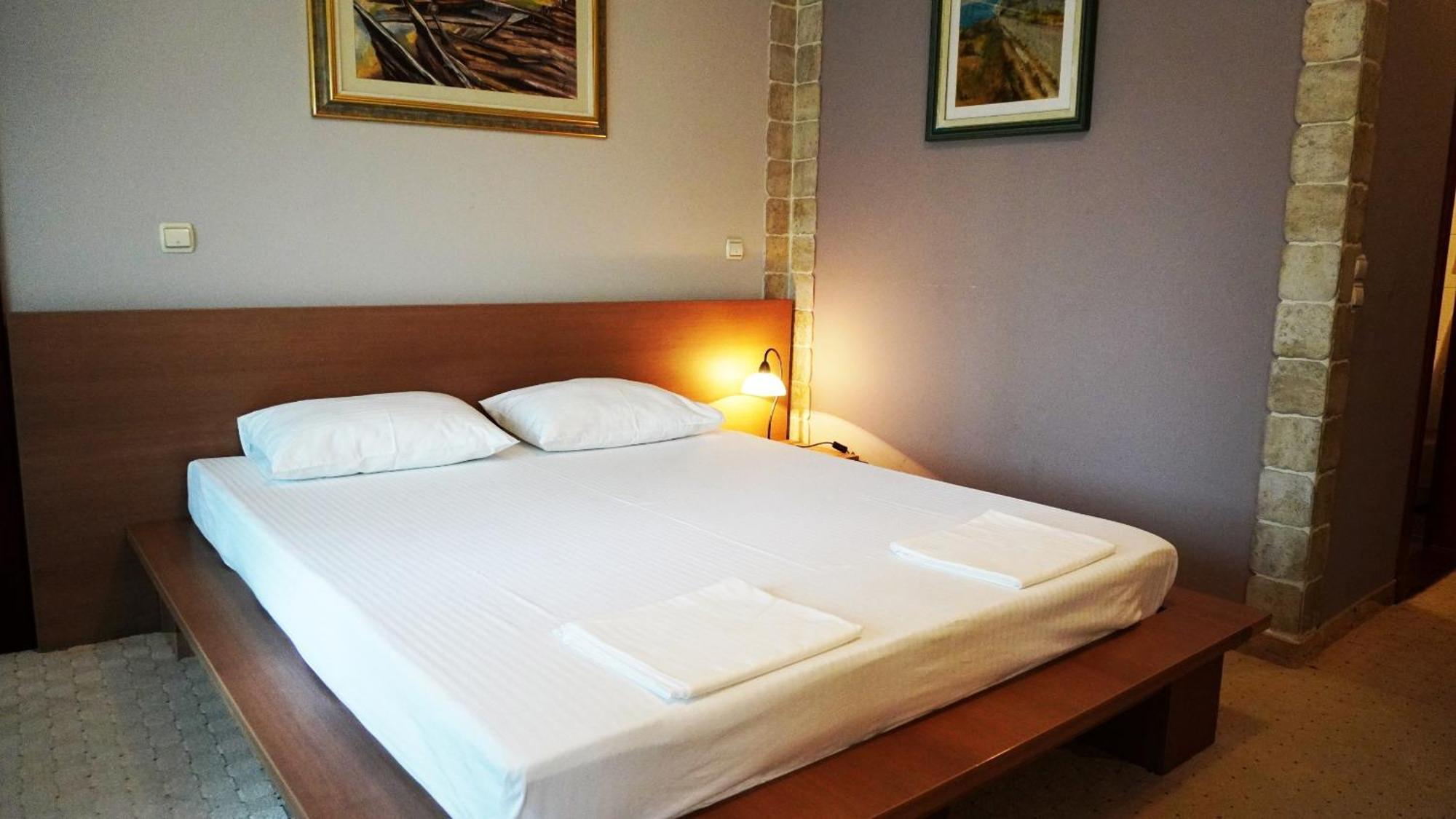 Hotel Vila Ivankovic Buna Habitación foto