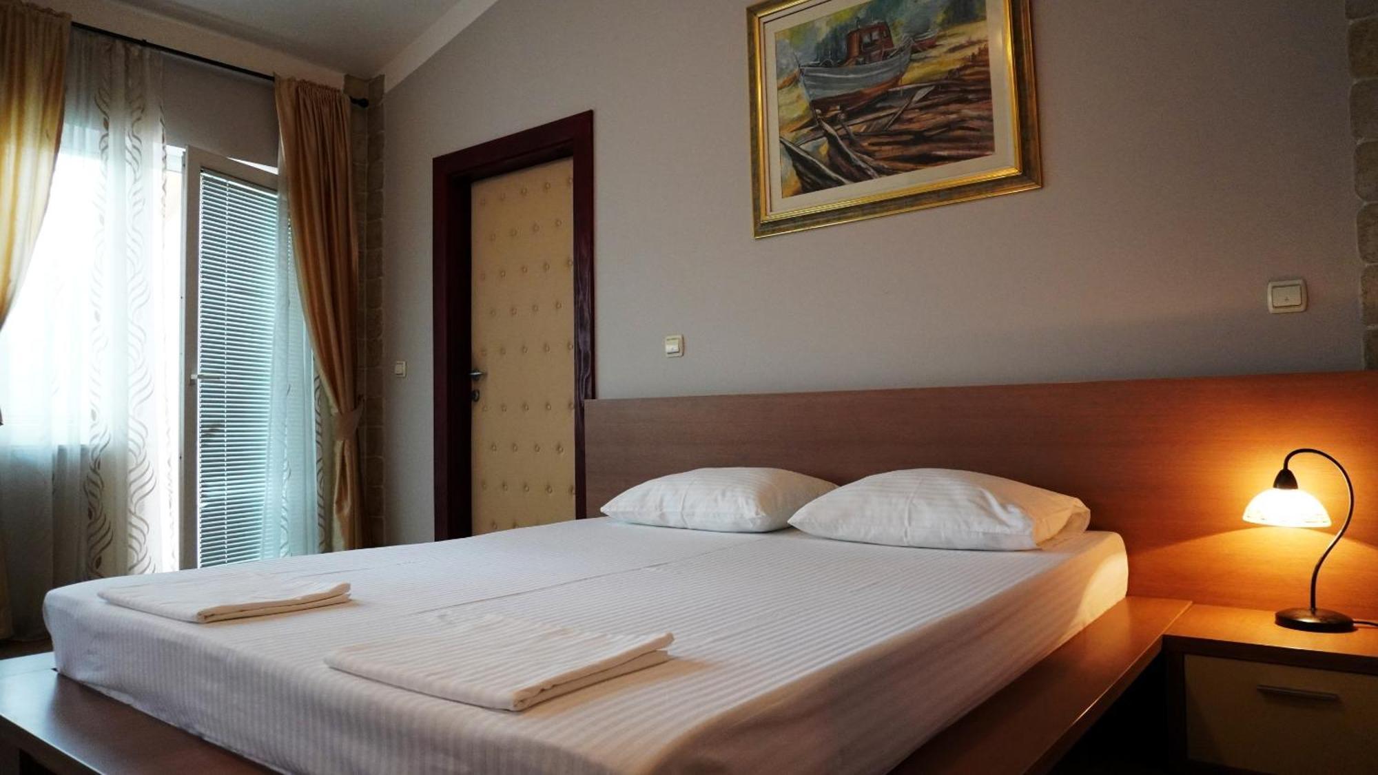 Hotel Vila Ivankovic Buna Habitación foto